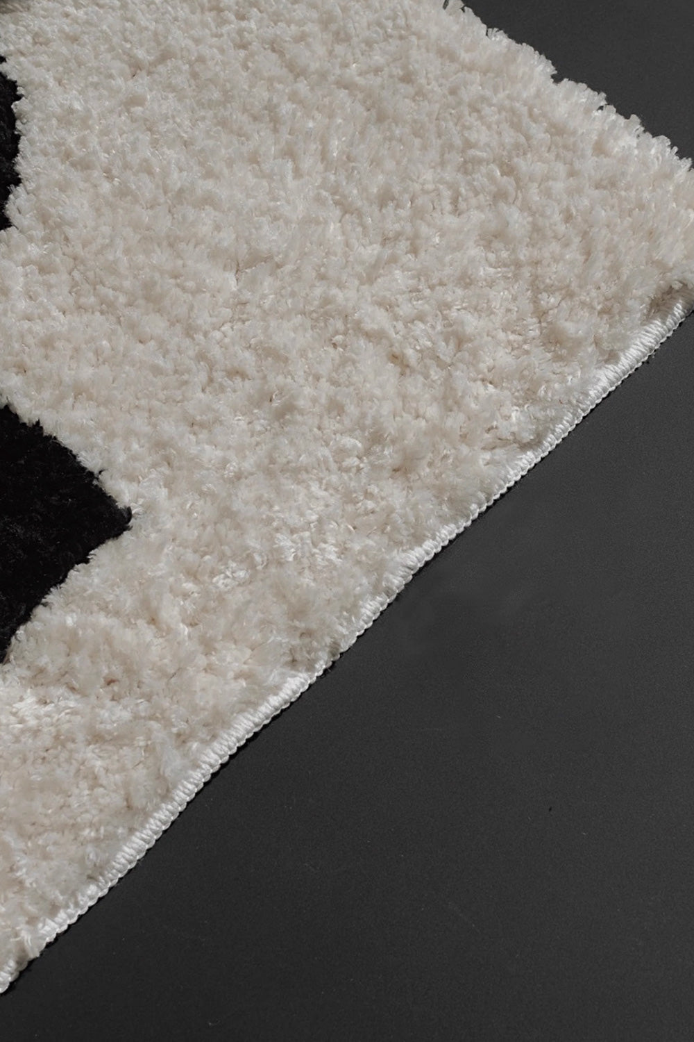 Black and White Abstract Wavy Line mat & Runner