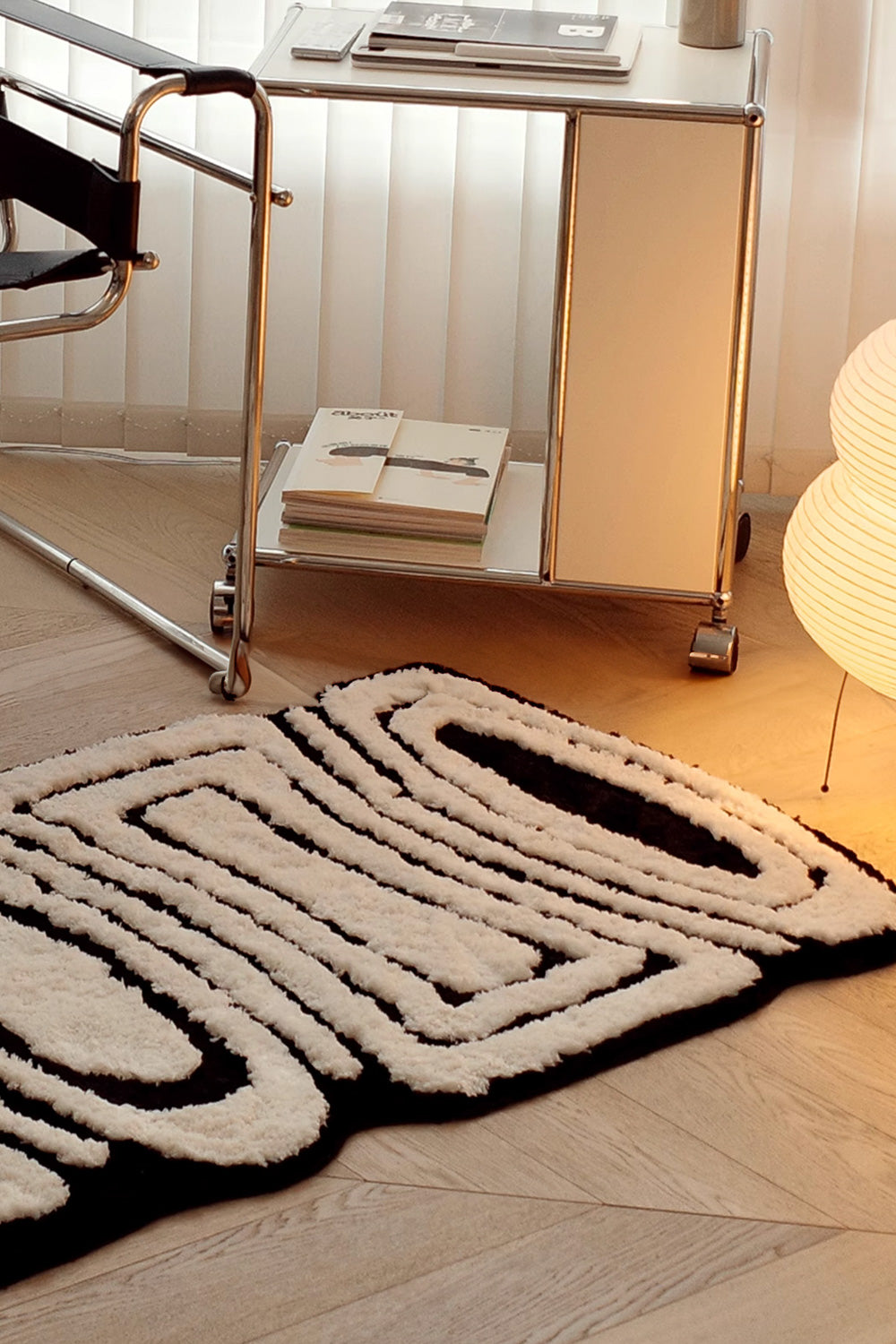 Retro Tufted Black & White Tree-Pattern Runner Rug
