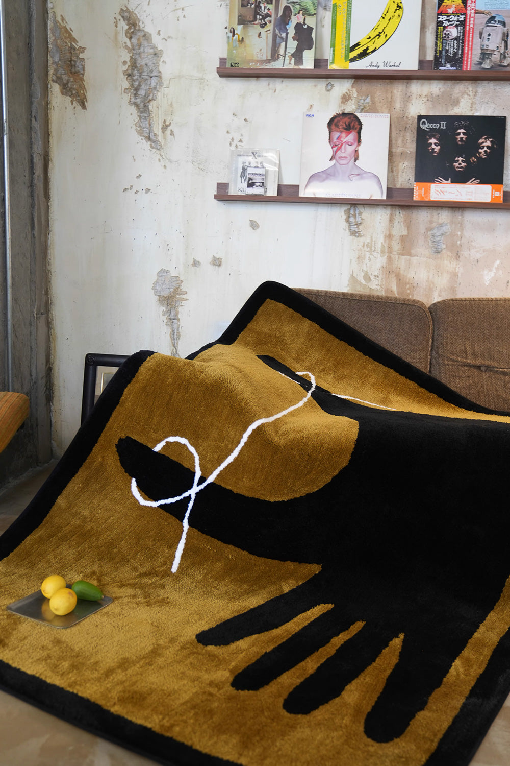 Cat’s Cradle Black-Yellow Abstract Rug