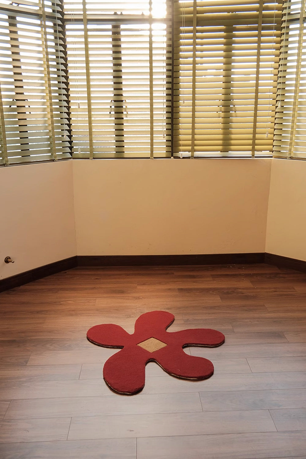 Irregular Brick Red Flower Rug with Tan Center